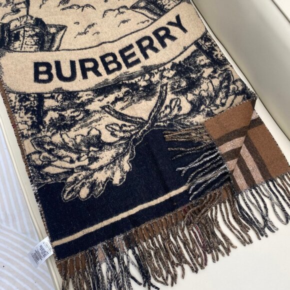 ✨Burberry scarf✨ - Picture 7 of 8